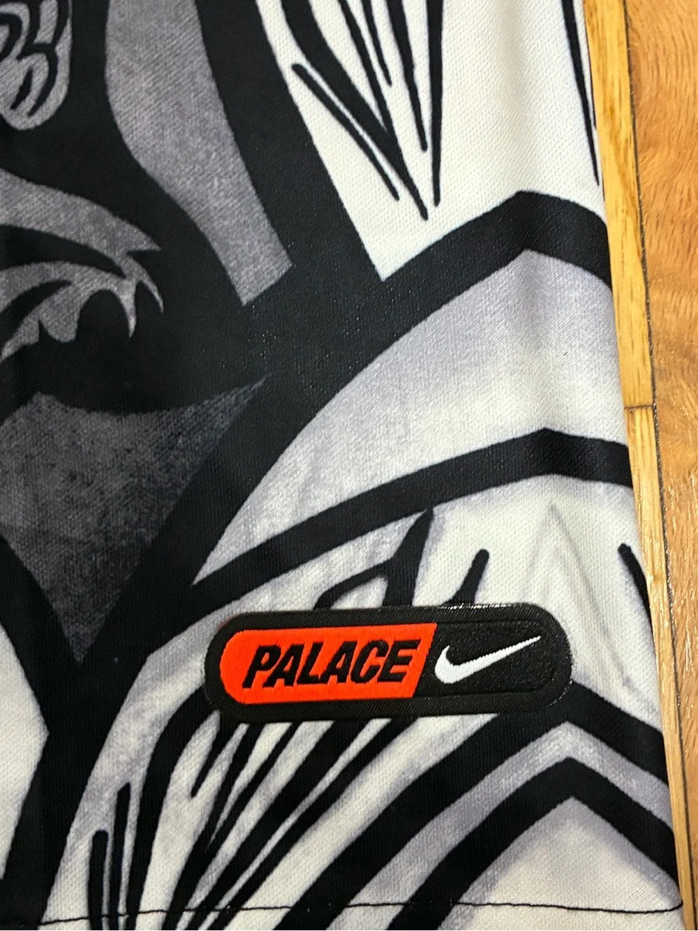 Palace x Nike England Soccer Jersey Gray in size large - Picture 2 of 9